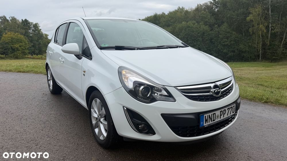 Opel Corsa 1.2 16V Cosmo - 2