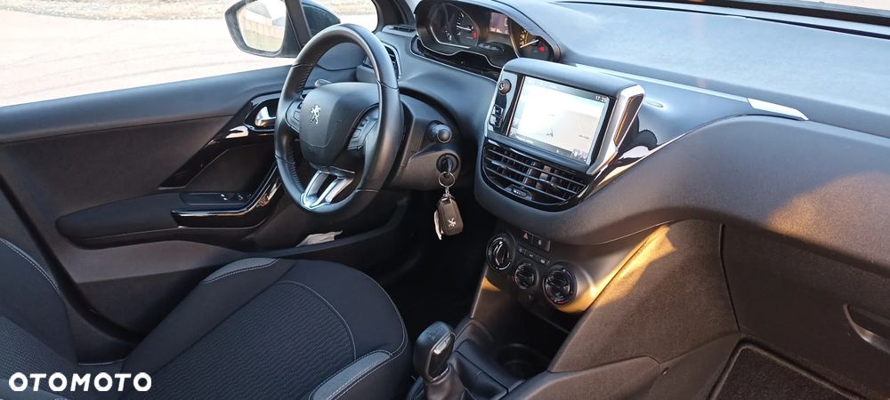 Peugeot 208 1.2 VTi Style - 24