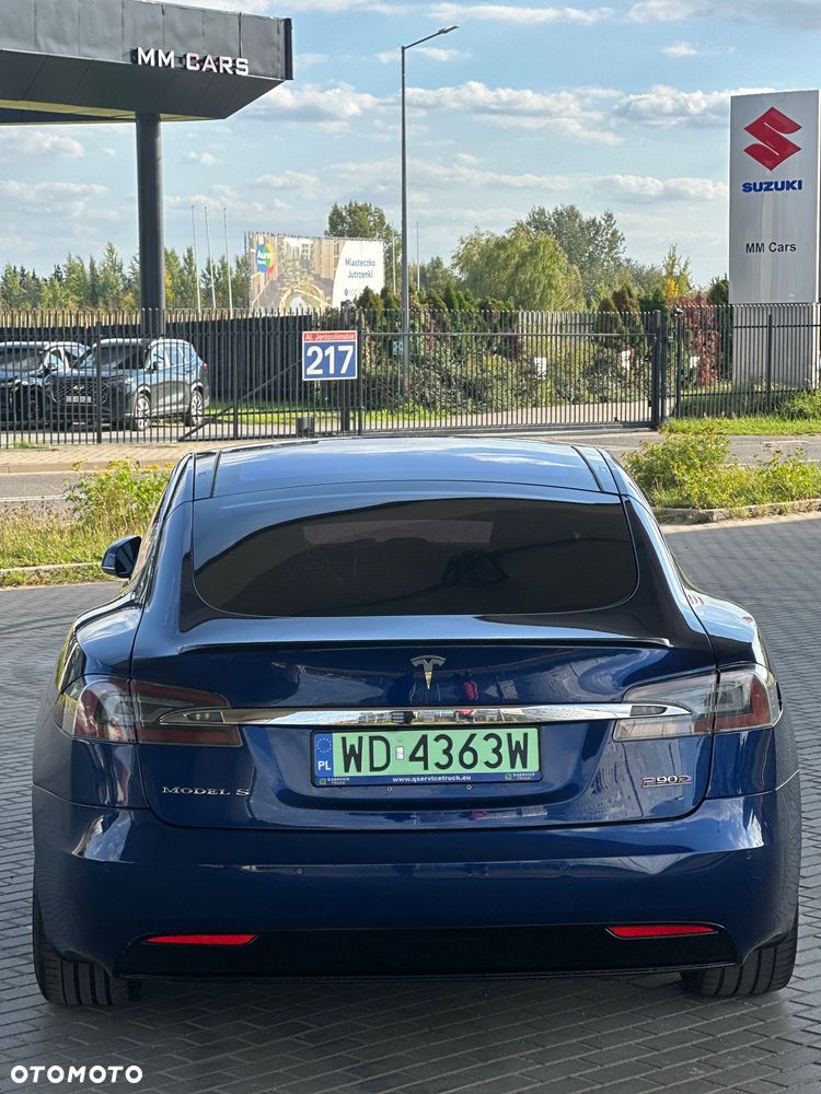 Tesla Model S - 5