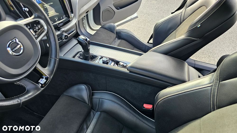 Volvo XC 60 D3 R-Design - 21