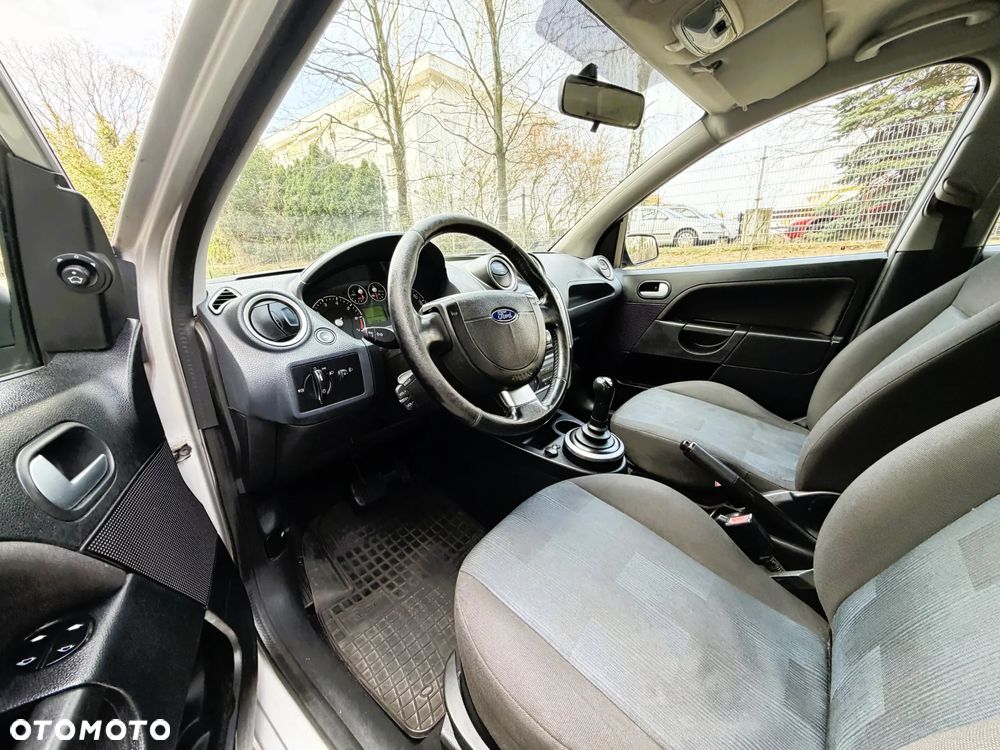 Ford Fiesta - 6
