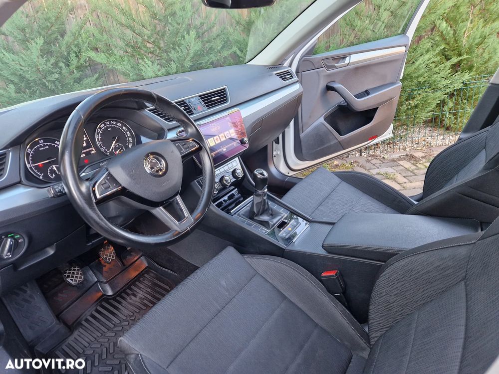 Skoda Superb 2.0 TDI Ambition - 11