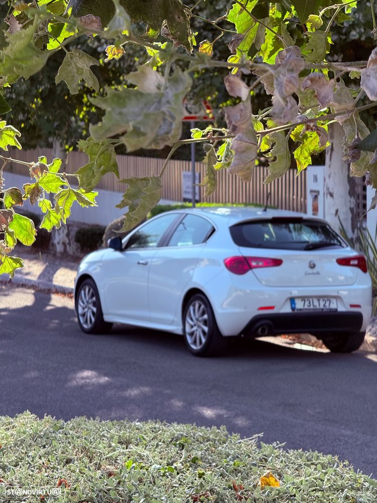 Alfa Romeo Giulietta - 8