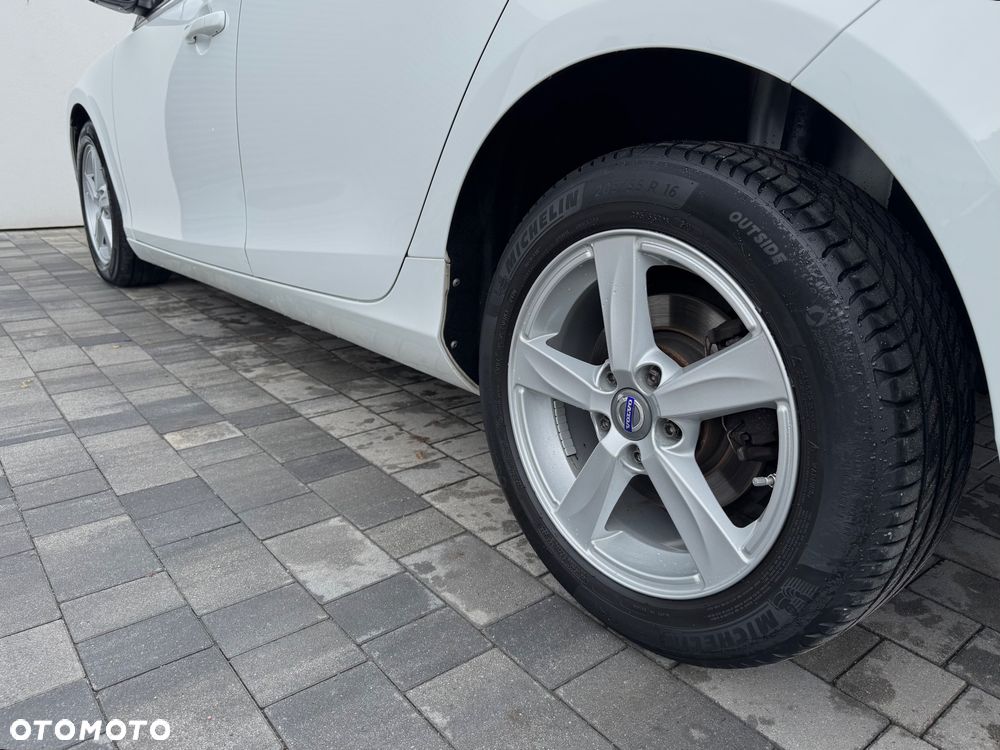 Volvo V40 T2 You - 36