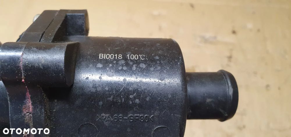 Obudowa termostatu króciec Audi A4 B6 1.6 - 7