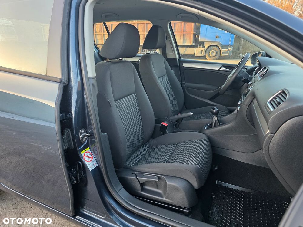 Volkswagen Golf 1.6 TDI DPF Comfortline - 12