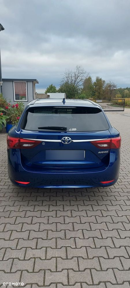 Toyota Avensis 1.8 Premium MS - 25