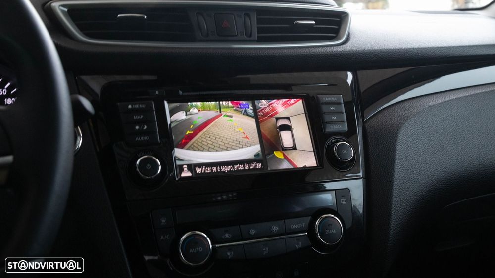 Nissan Qashqai 1.5 dCi N-Connecta J18 - 9