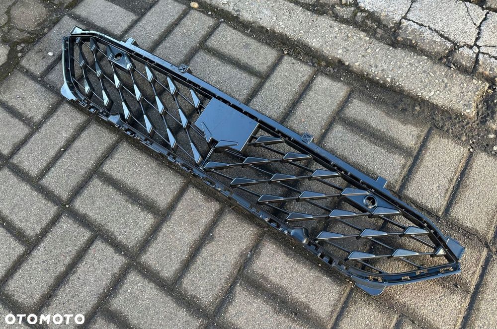 cupra born kratka zderzaka środkowa przód 10e853677c - 3