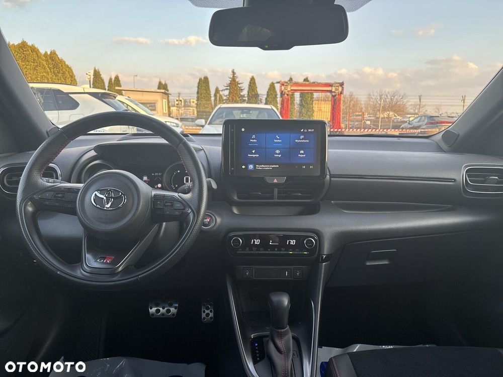 Toyota Yaris Hybrid 1.5 GR Sport - 12
