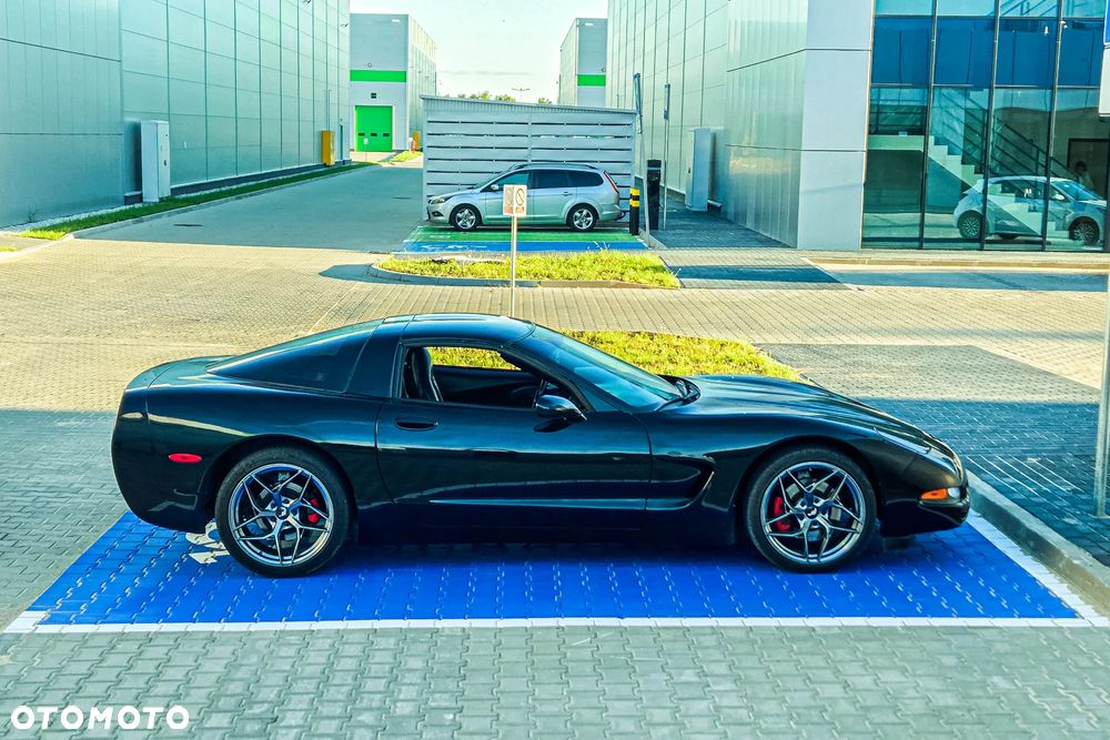 Chevrolet Corvette - 5