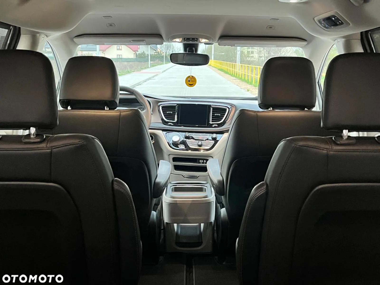 Chrysler Pacifica - 14