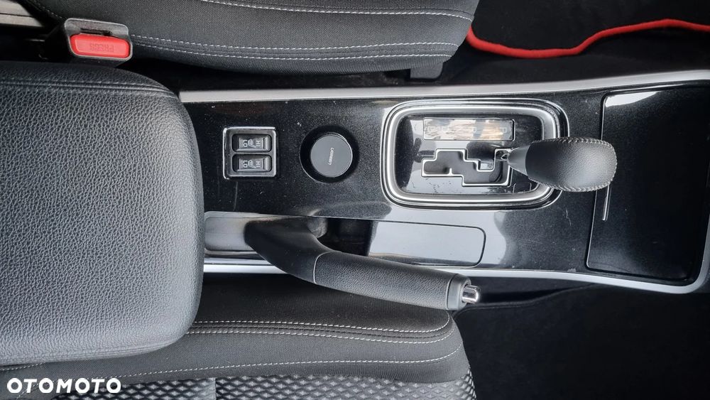 Mitsubishi Outlander 2.0 2WD CVT Edition 100 - 10