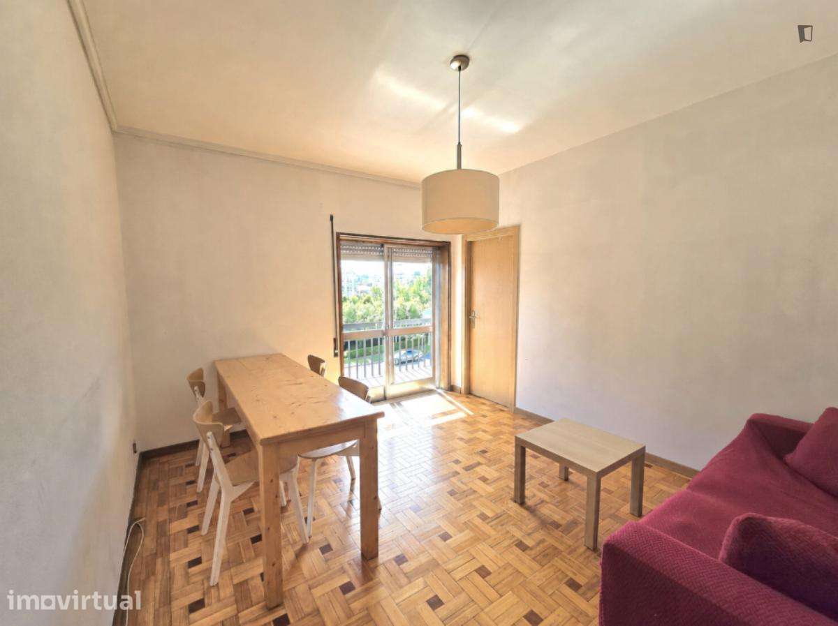 Quarto - localizado em Guimaraes - Grande imagem: 3/13