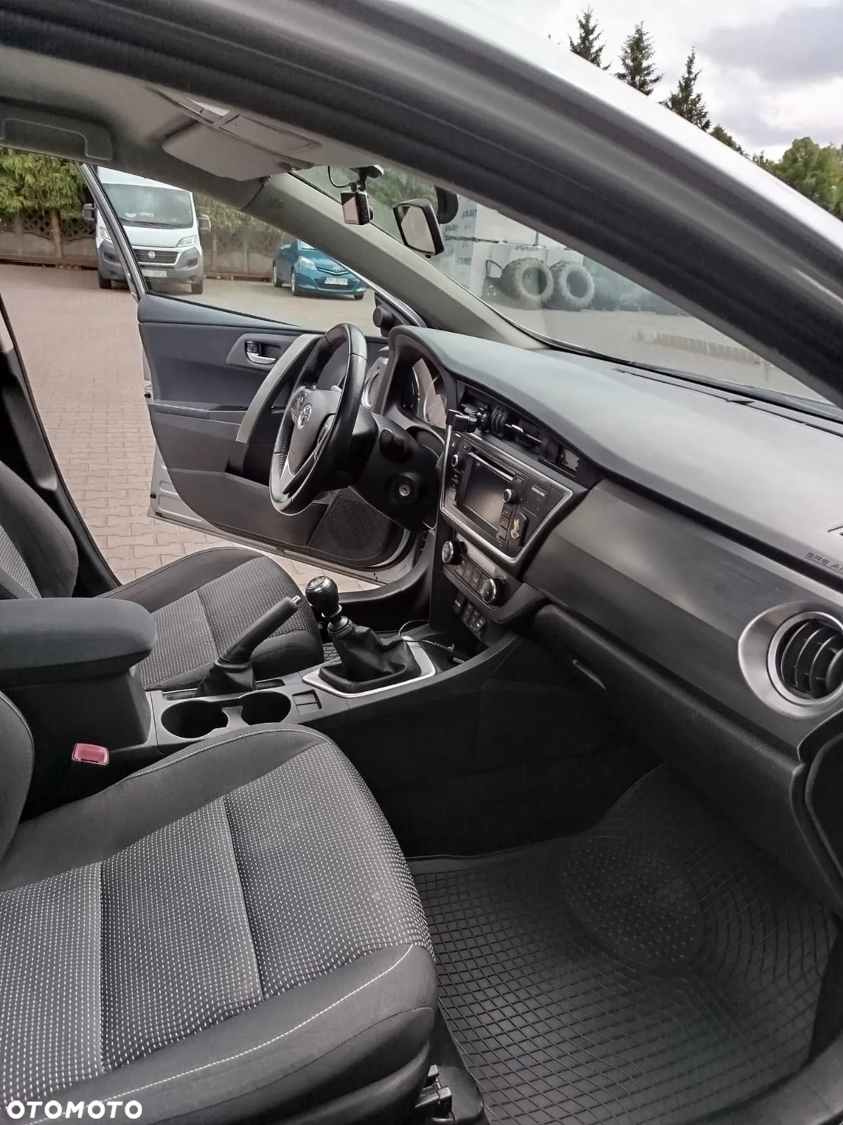 Toyota Auris 1.33 VVT-i Premium Comfort - 9
