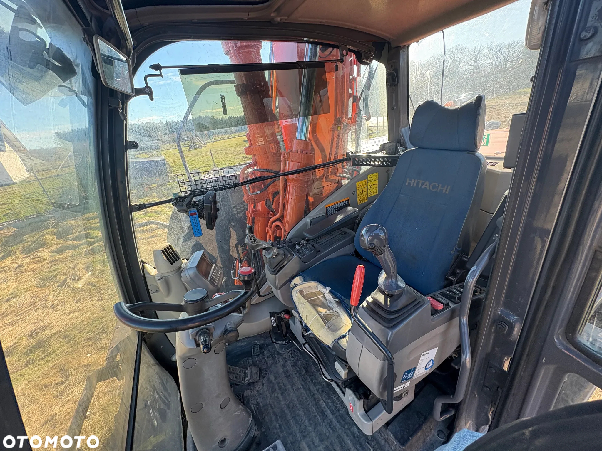 Hitachi ZX 140W-3 - 8