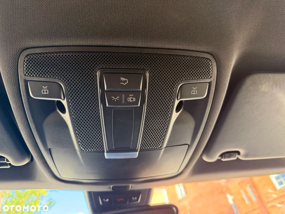 Mercedes-Benz CLA 250 7G-DCT Urban - 26