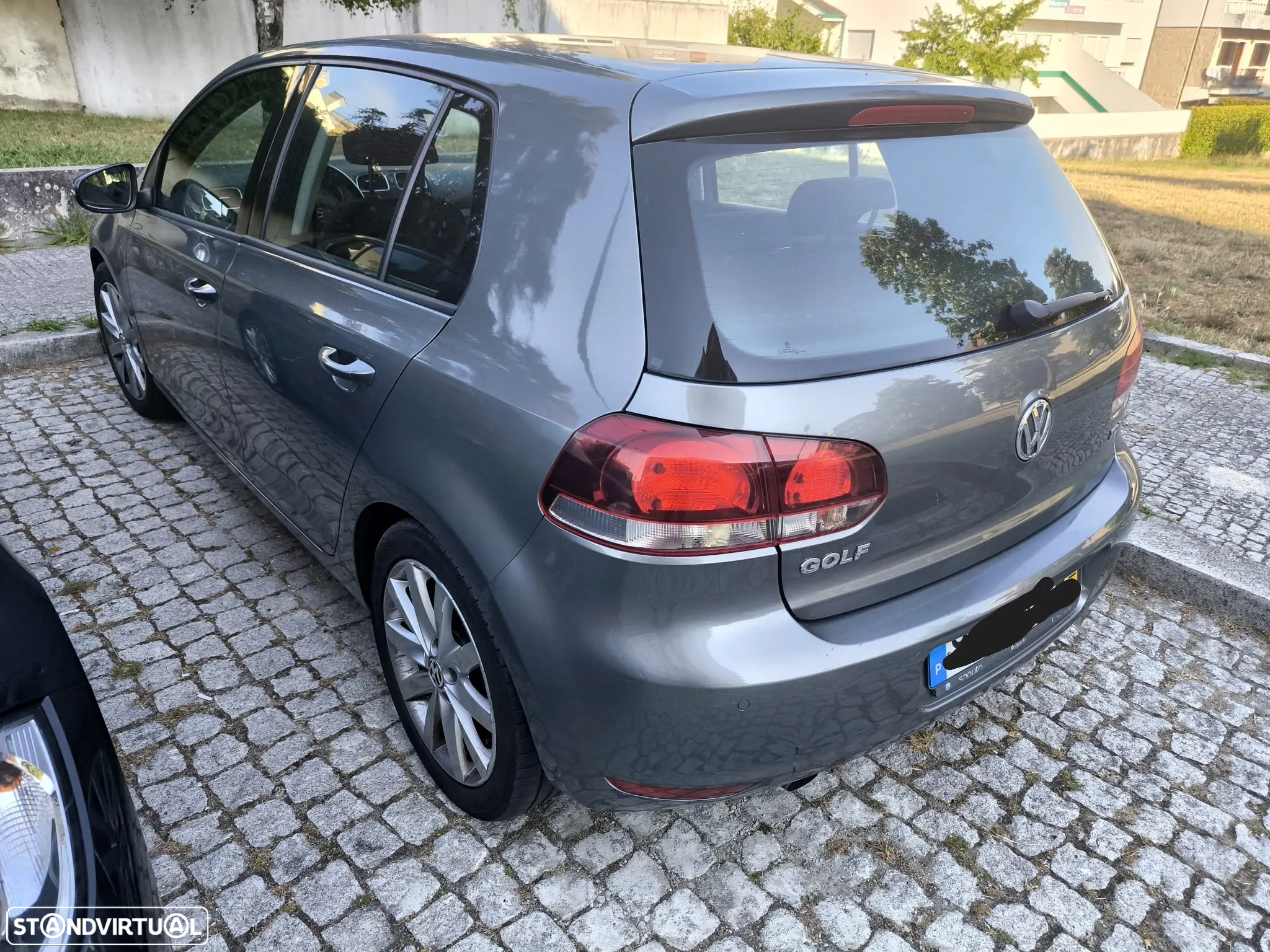 VW Golf 1.6 TDi Highline DSG - 11
