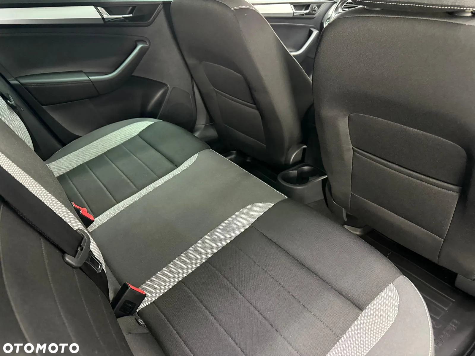 Skoda RAPID 1.0 TSI Ambition - 26