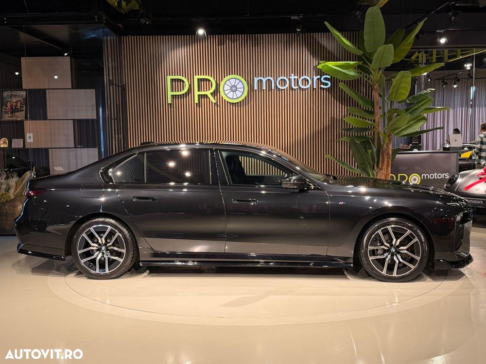BMW Seria 7 740d xDrive MHEV - 8