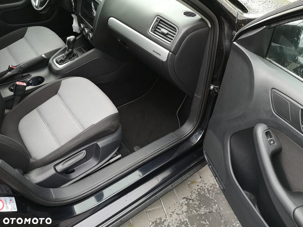 Volkswagen Jetta - 13