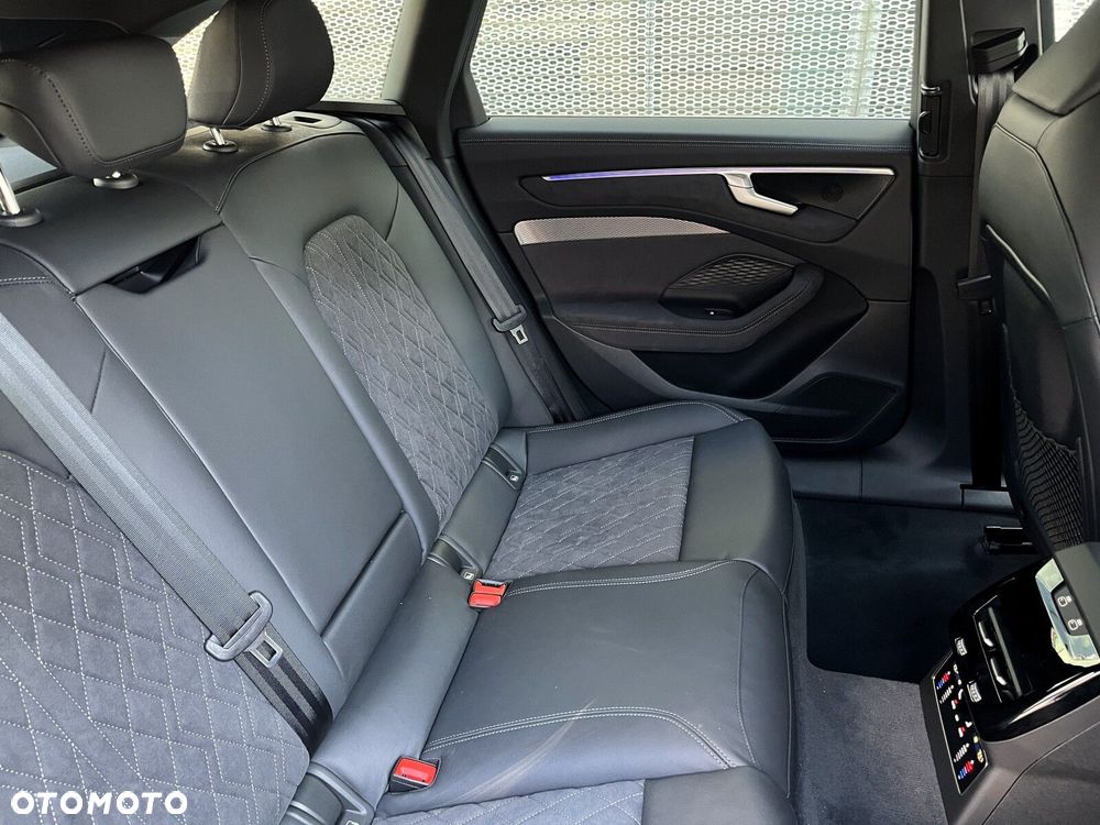 Audi A6 Avant - 18