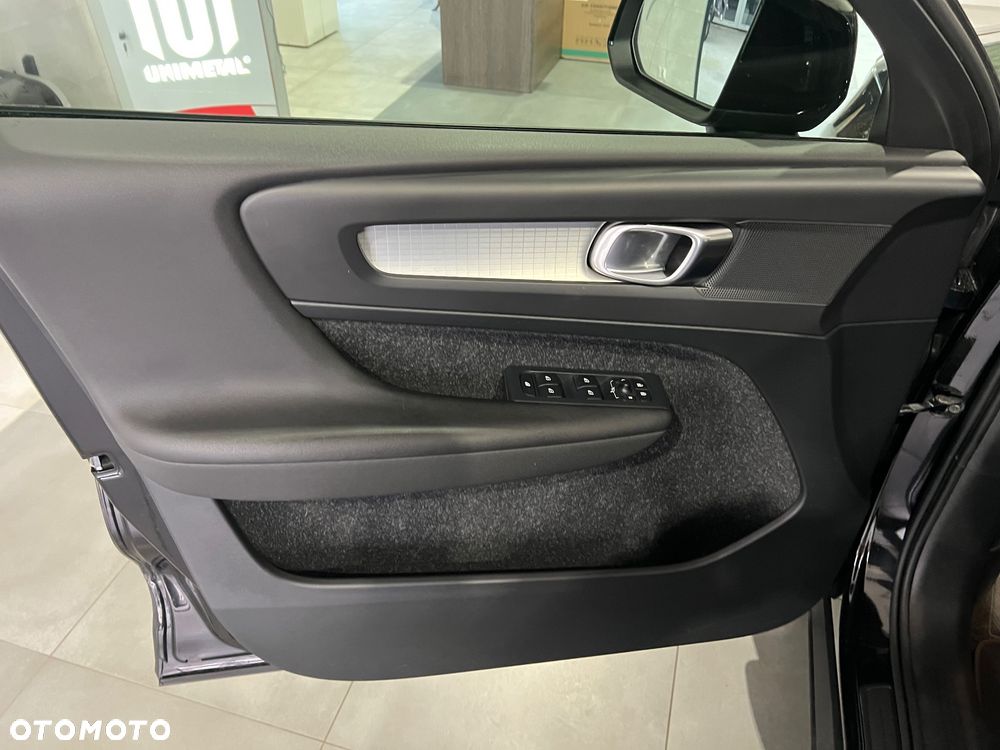 Volvo XC 40 D3 R-Design - 19