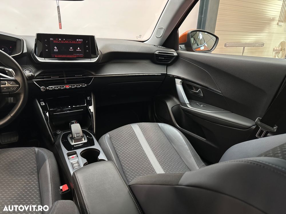 Peugeot 2008 PureTech 130 EAT8 Allure - 33