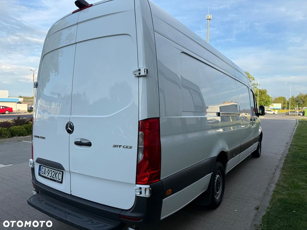Mercedes-Benz Sprinter Extra Long 9G-Tronic - 4