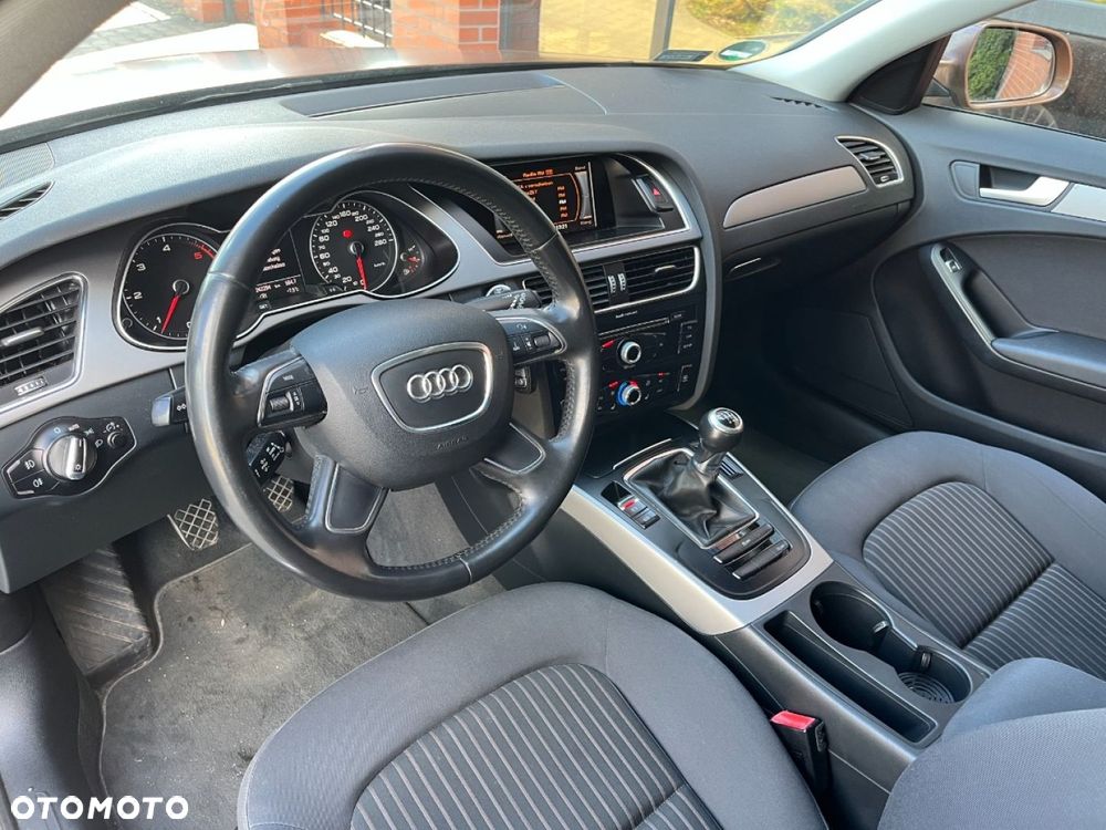 Audi A4 Avant 2.0 TDI DPF Ambition - 9