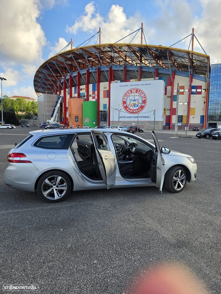 Peugeot 308 SW PureTech 130 EAT6 Stop & Start Allure - 22