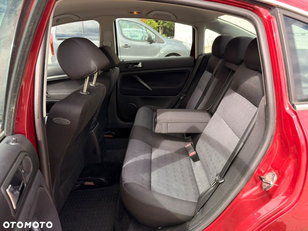 Volkswagen Passat - 16