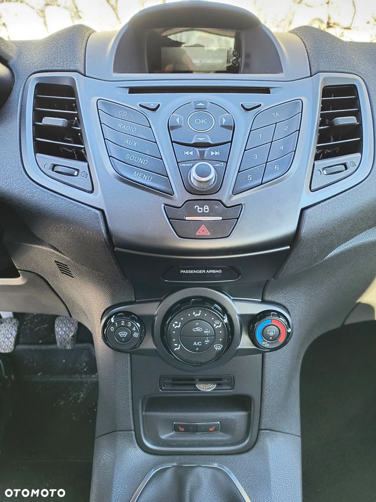 Ford Fiesta 1.25 Titanium EU5 - 4