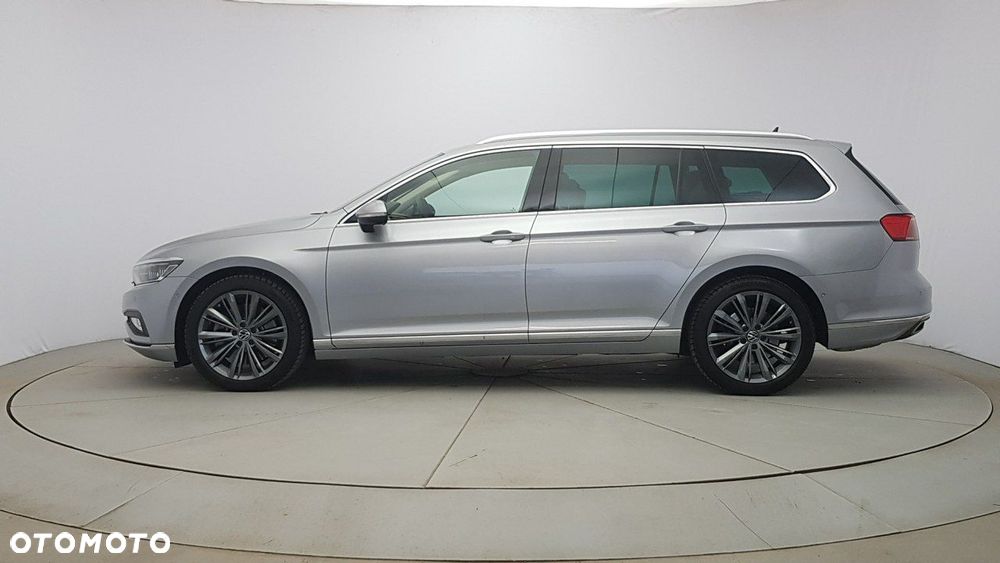 Volkswagen Passat - 4