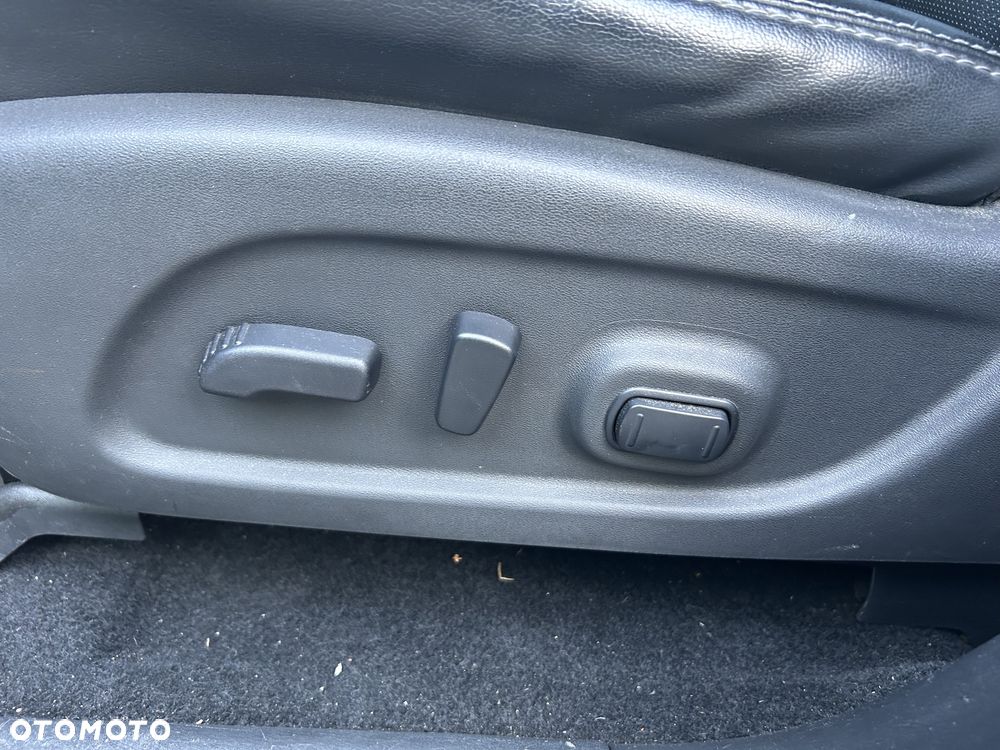 Nissan Pathfinder - 15