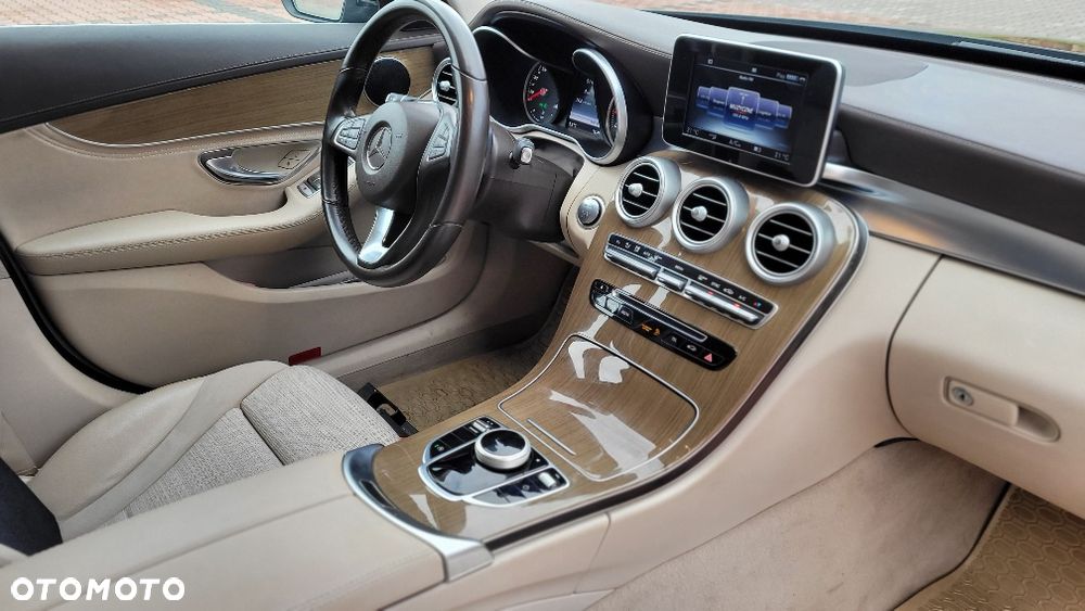 Mercedes-Benz Klasa C 220 (BlueTEC) d BlueEffICIENCY Edition 7G-TRONIC - 2