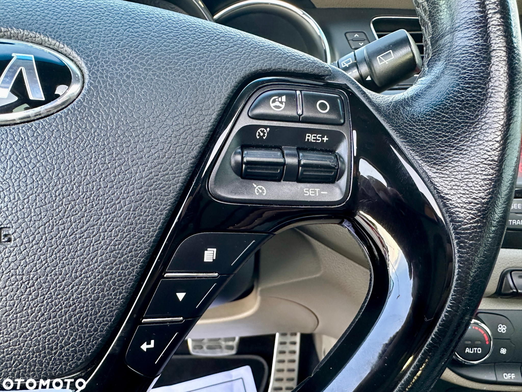 Kia Ceed 1.6 GDI DCT Platinum Edition - 24