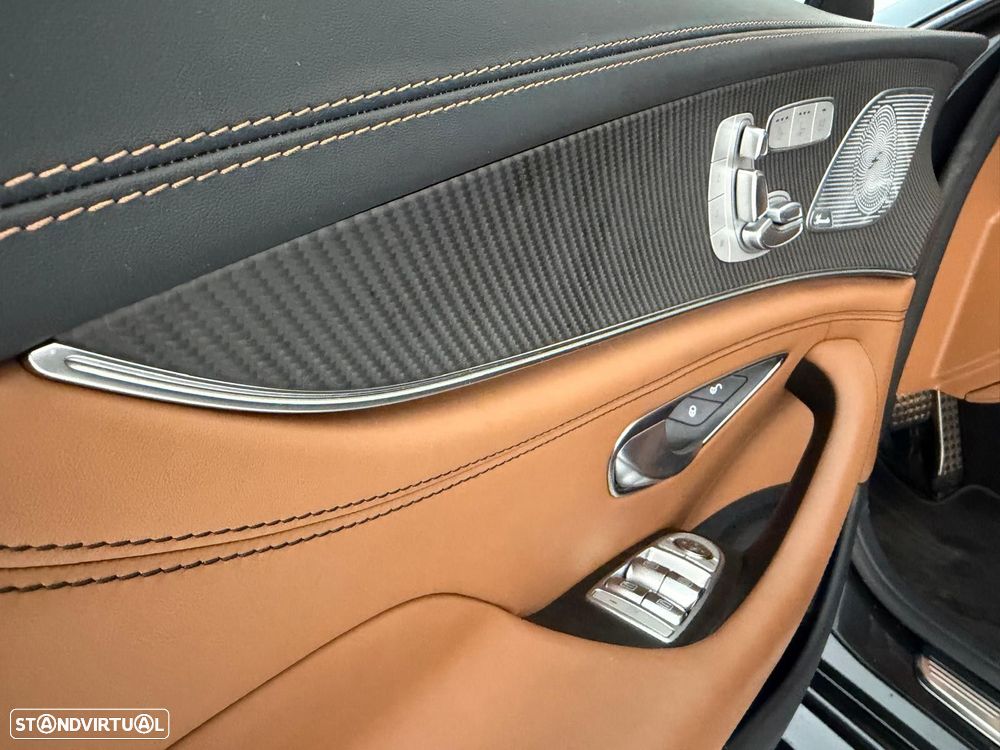 Mercedes-Benz AMG GT 4 portas 53 4Matic+ - 24