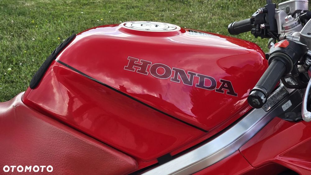Honda VFR - 21