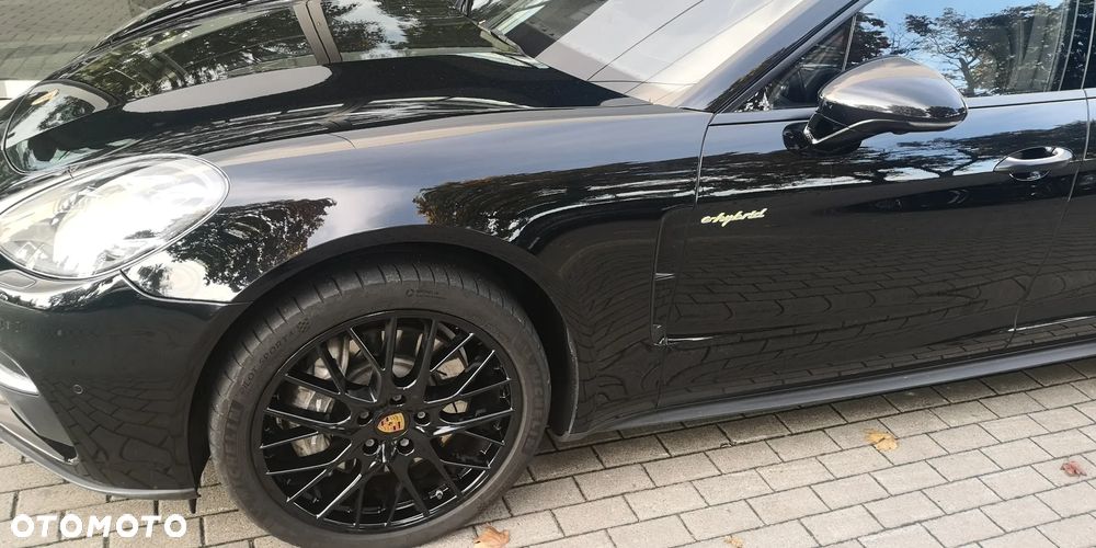 Porsche Panamera 4 E-Hybrid - 8