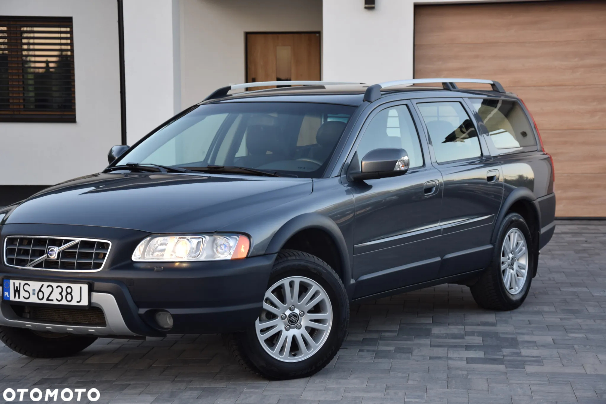 Volvo XC 70 D5 AWD Kinetic - 9