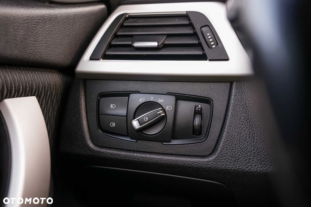 BMW Seria 4 420i xDrive - 32