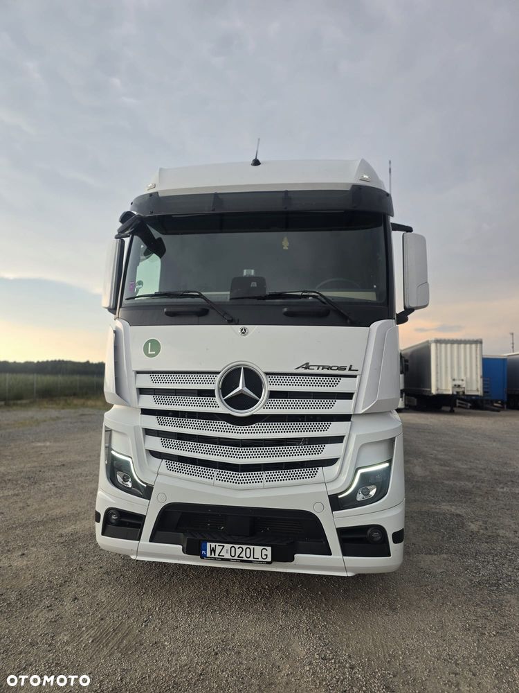 Mercedes-Benz - 2