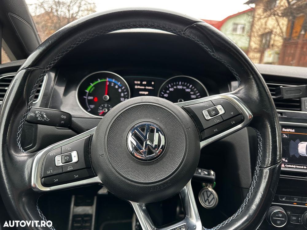 Volkswagen Golf - 13
