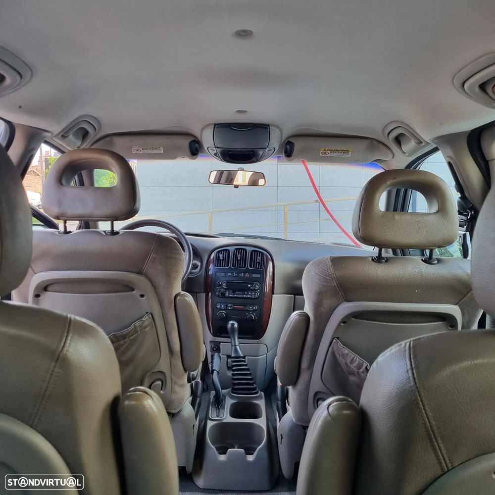 Chrysler Grand Voyager 2.5 CRD LX - 24