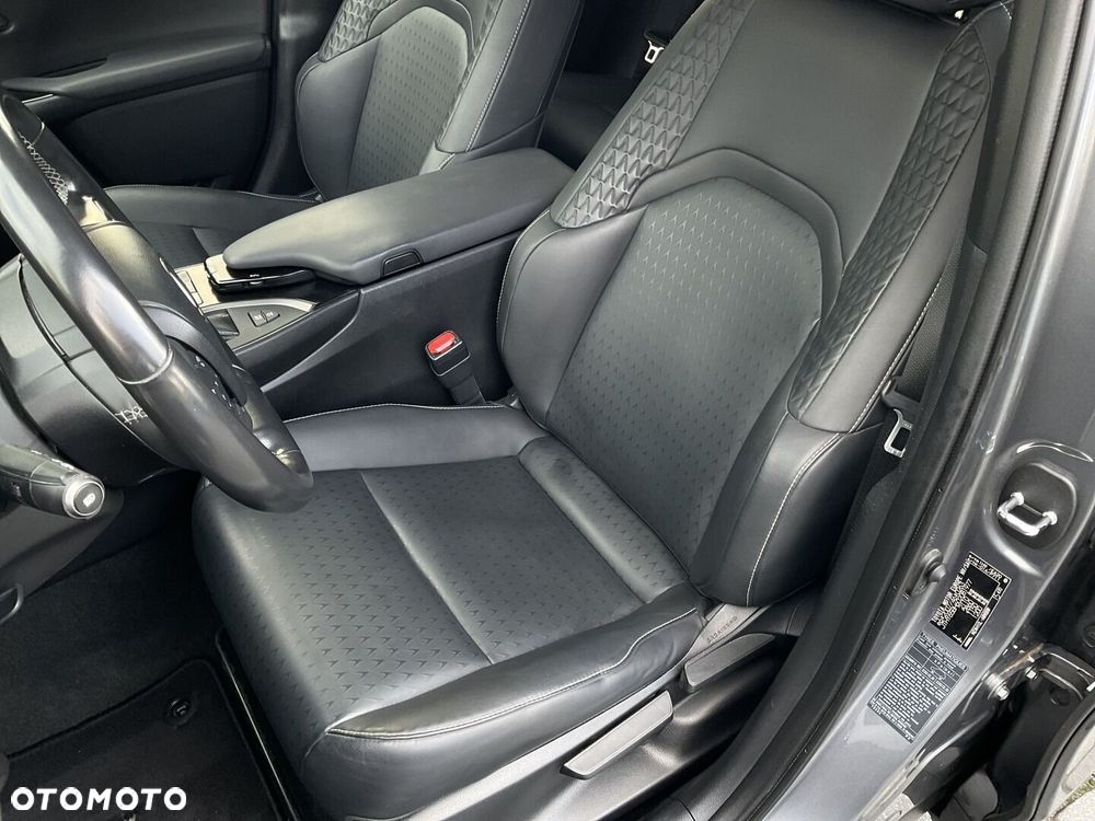 Lexus UX - 18
