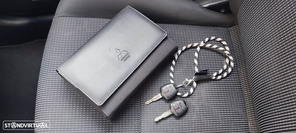 Mitsubishi Lancer 1.5 Inform - 21
