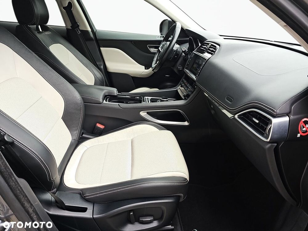 Jaguar F-Pace - 18