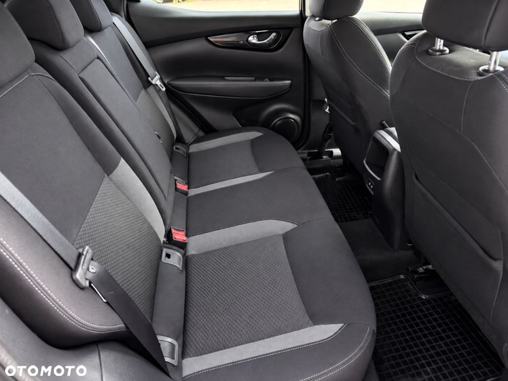 Nissan Qashqai 1.3 DIG-T N-Connecta - 34