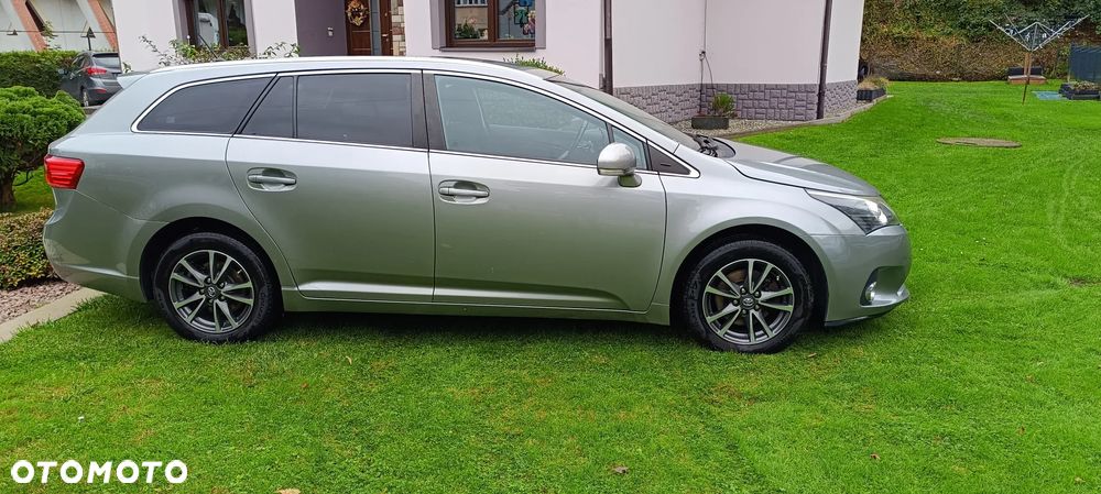 Toyota Avensis 2.0 D-4D Edition (2014) - 4